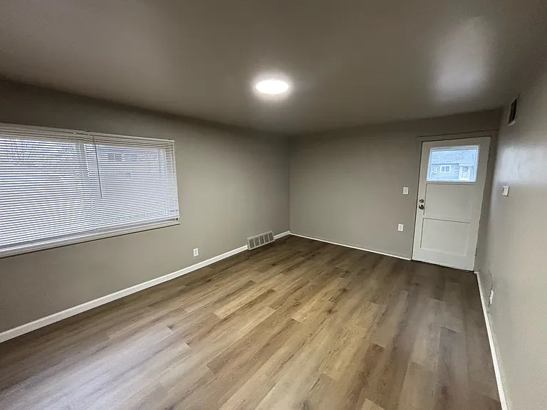 31809 Tuscola Court31809 Ct — Photo 4