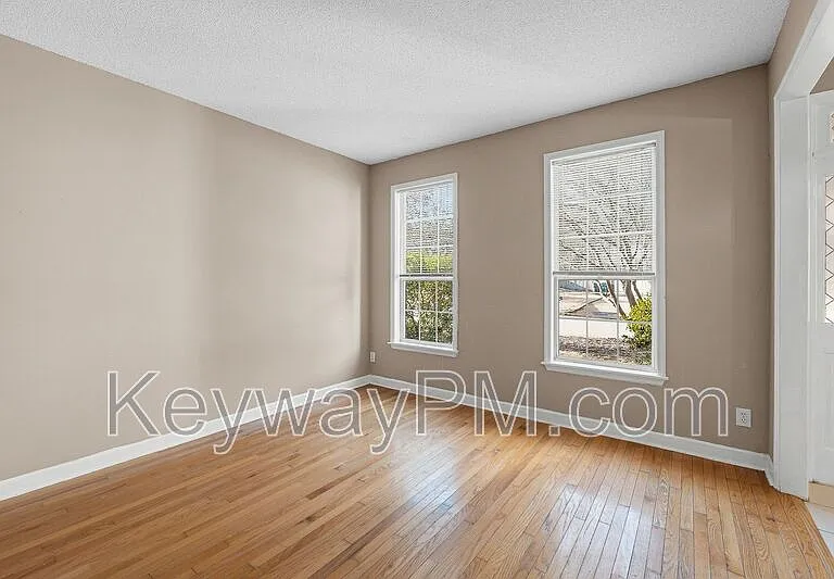 1063 Waltons Pass — Photo 10
