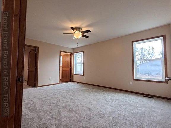 4th image of 308 Amity St