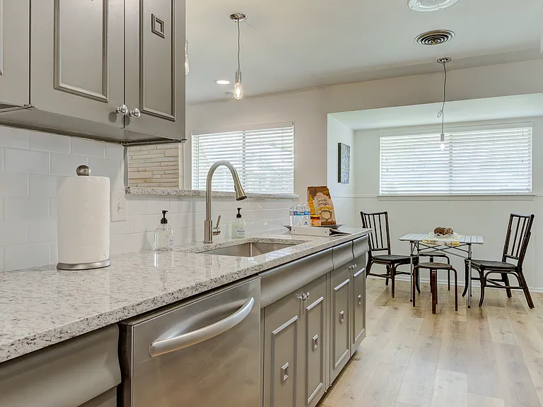 502 Downshire Dr — Photo 6