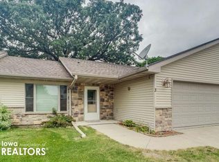 3 Armory Ln, Hampton, IA 50441