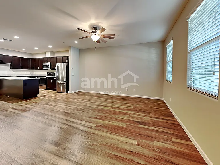 20740 W Thomas Rd — Photo 4