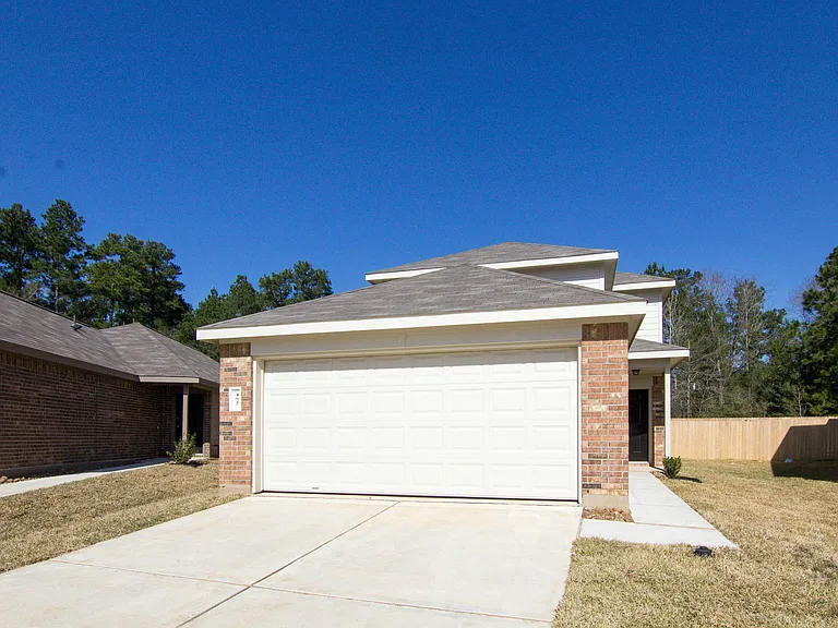 452 Upper Creek Dr — Photo 1