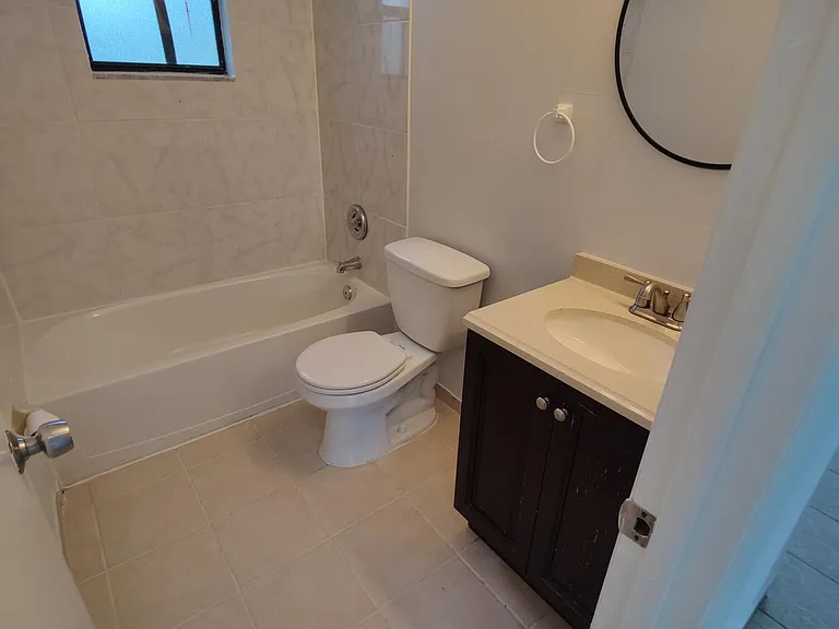 981 Forest St NE — Photo 14