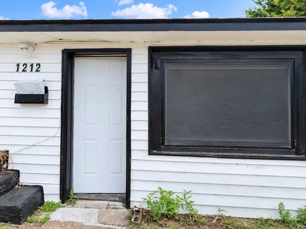 1212 Pine St, Baytown, TX 77520