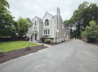 24 Harvey Ln, Whitman, MA 02382