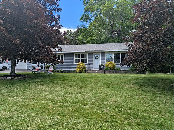 2nd image of 141 Belknap Ave