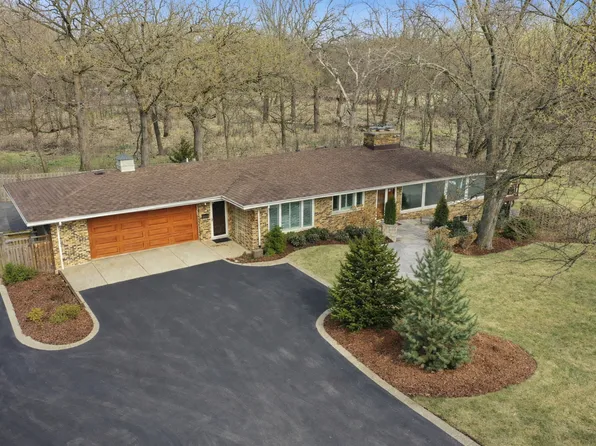 720 South St, Barrington, IL 60010