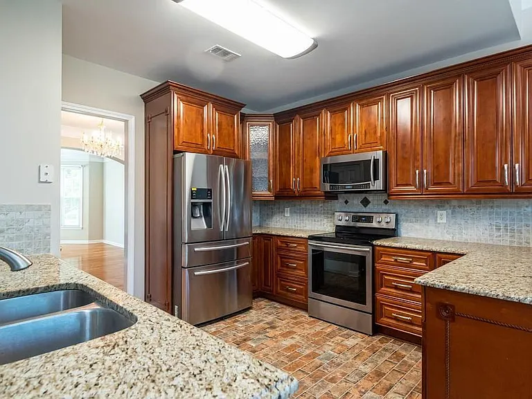 225 Heritage Lake Dr — Photo 30