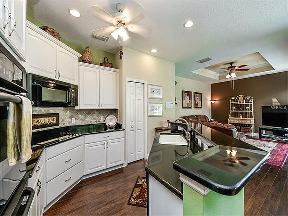 3rd image of 440 E Rossetti Dr