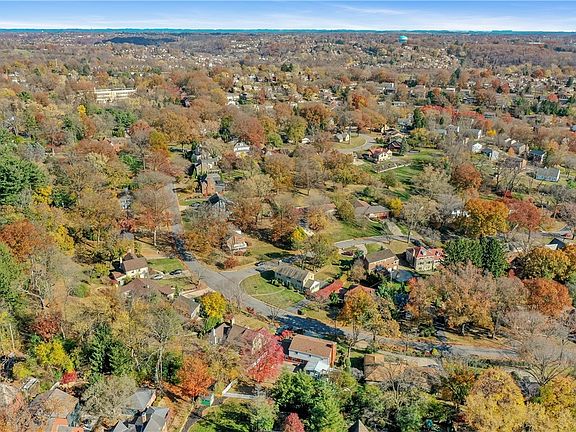5th image of 29 Woodland Dr
