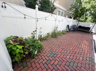 74 Lowell St #1B, Somerville, MA 02143