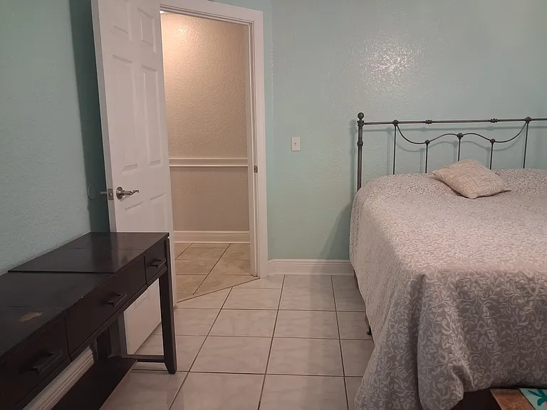 511 Camelia St — Photo 12