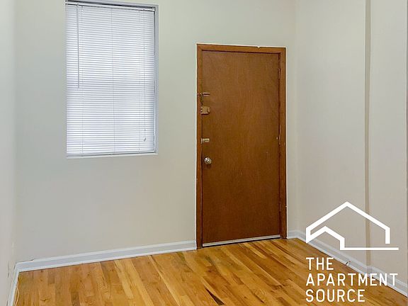 5th image of 2525 N Lincoln Ave APT D2