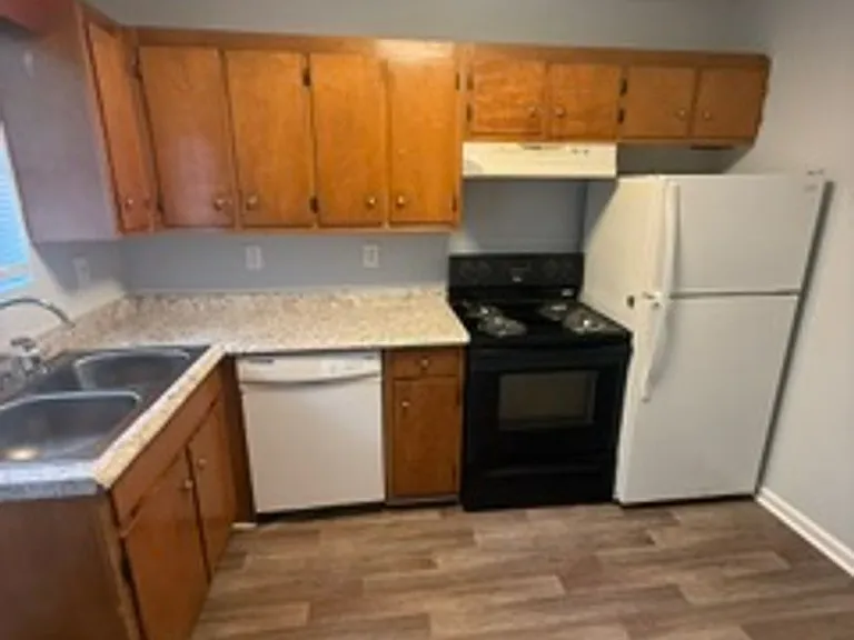 302 Reece Ave — Photo 3