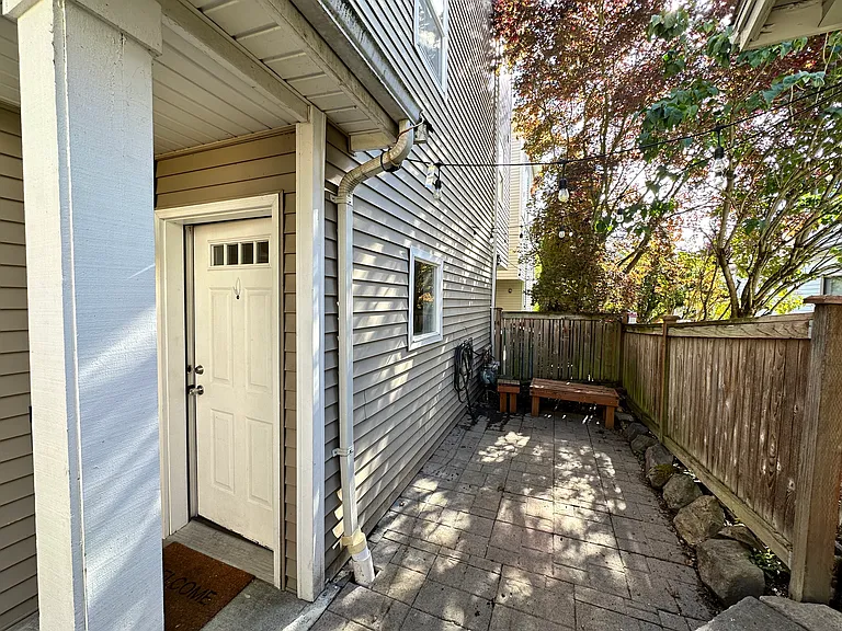 1140 N 93rd St — Photo 23