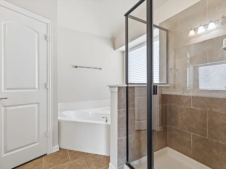 4904 Empire Way — Photo 20