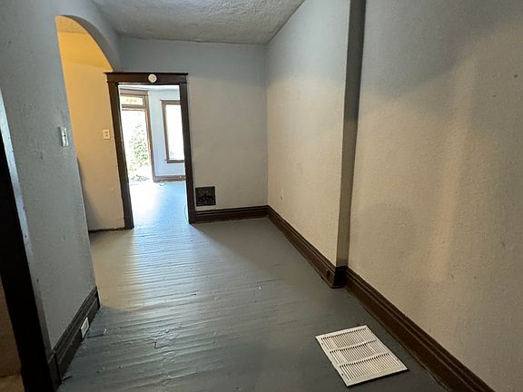 2nd image of 4445 Elmbank Ave Floor 1