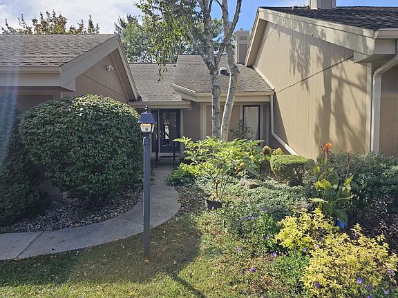 3rd image of 5937 Woodcreek Ln