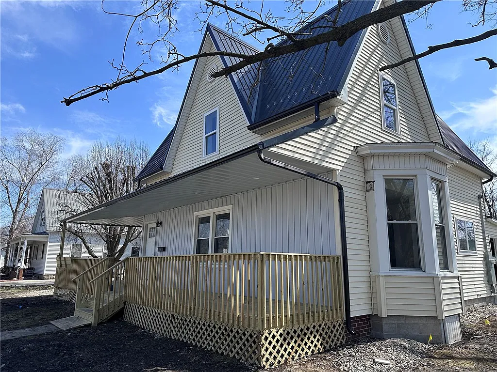 2721 Prairie Ave photo 1