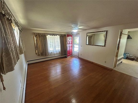 4th image of 54 Furlong St