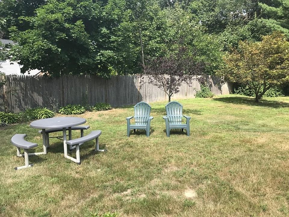 2nd image of 27 Hall St
