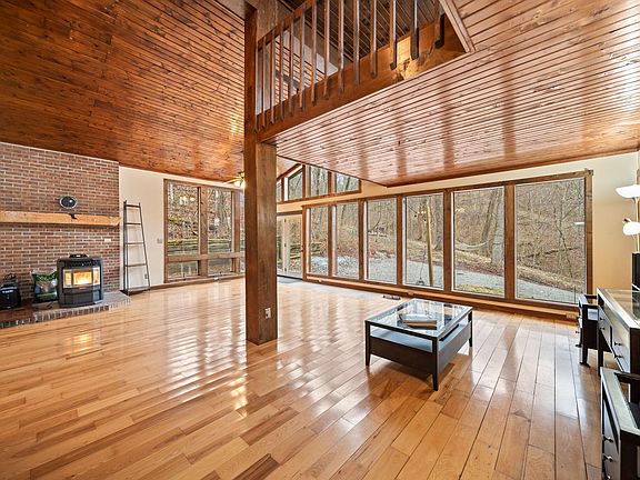 2nd image of 9948 State Route 682