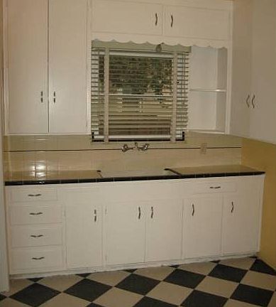 3rd image of 2725 2nd Ave
