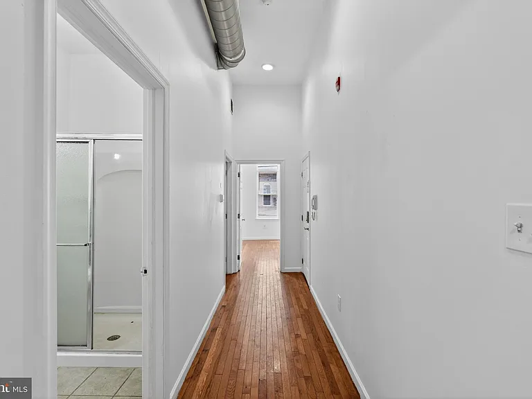 1729 W Master St #B — Photo 5