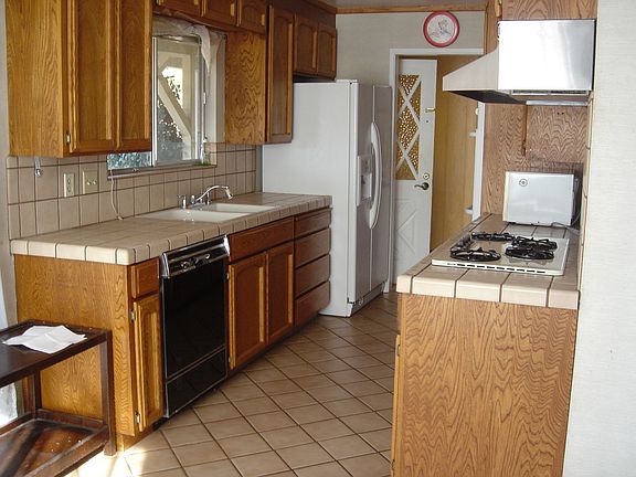 2nd image of 41442 Paseo Padre Pkwy
