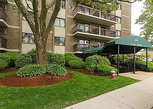 2 bed, 950 sqft, $2,600 — Photo 1