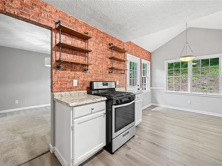 5590 Princeton Oaks Dr — Photo 17