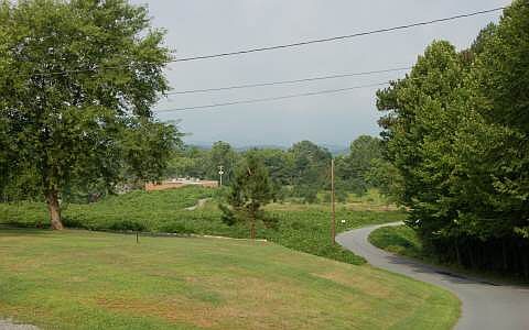 2nd image of Colonial Ave