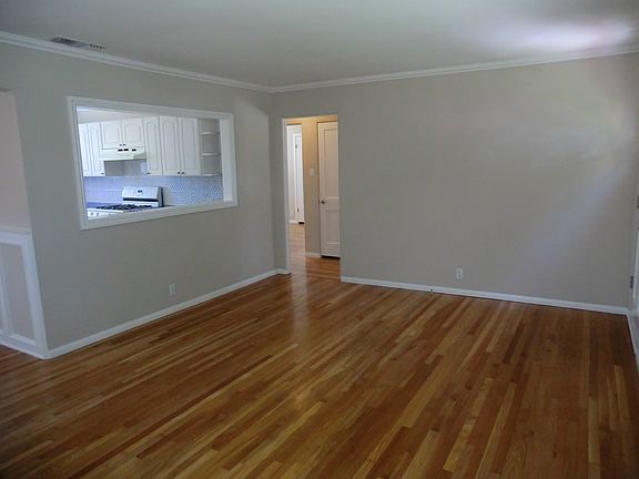 5th image of 611 N Evergreen St