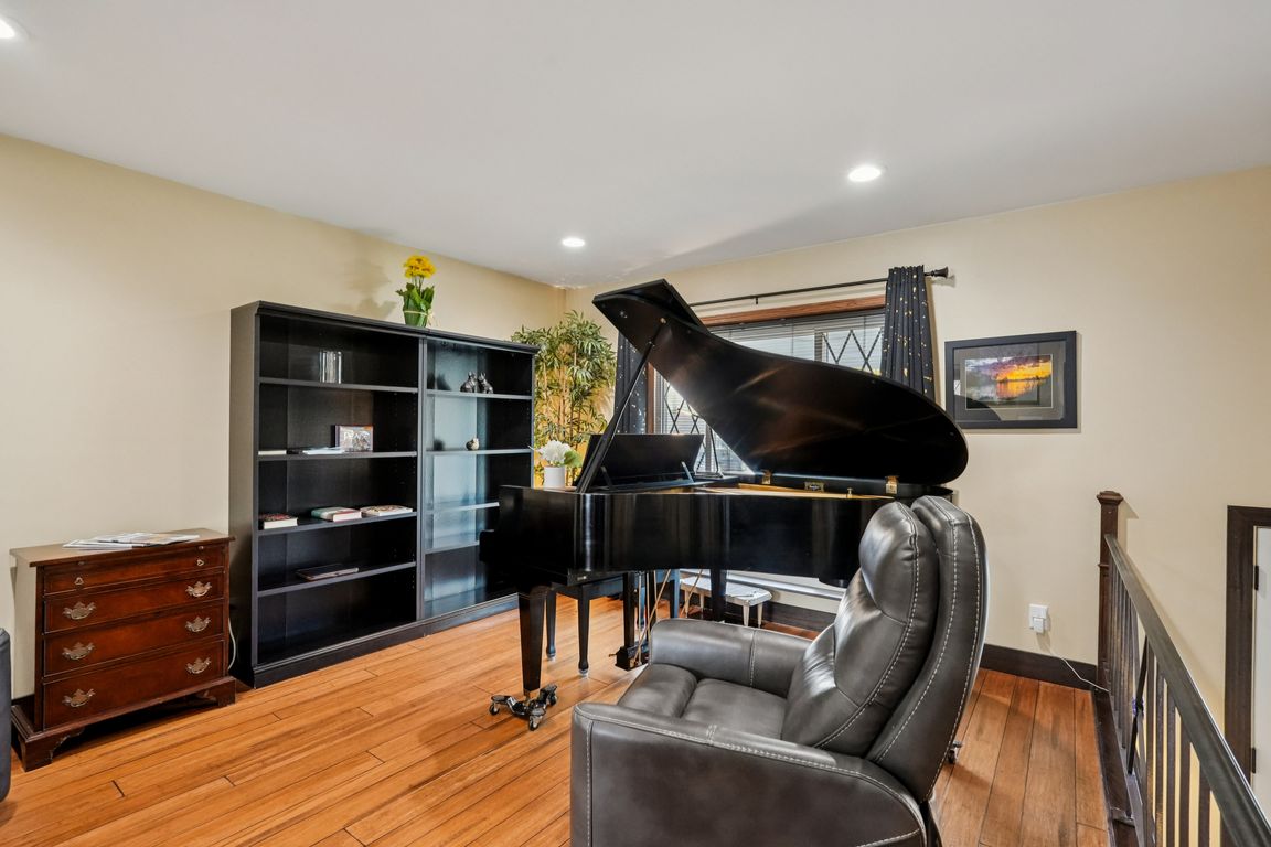 next background image