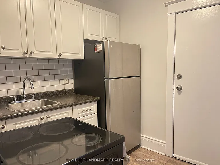 987 Main St E #1 — Photo 22