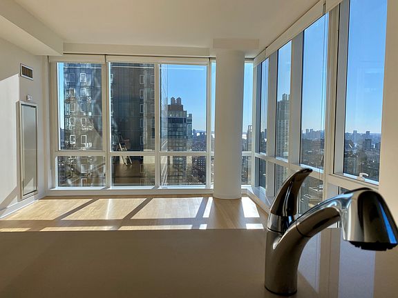4th image of 885 6th Ave APT 35H