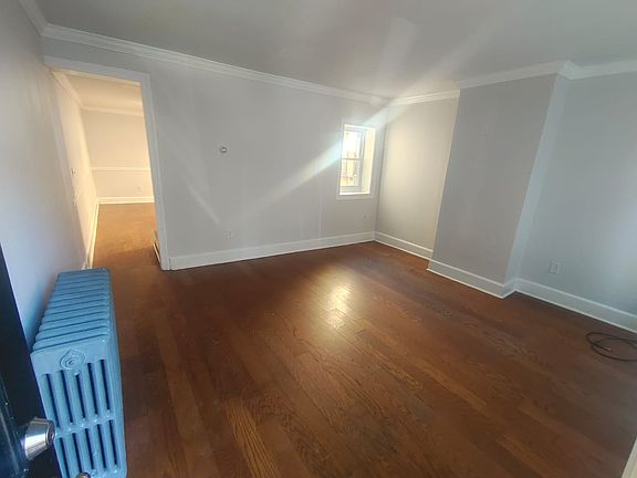 2nd image of 404 W 6th St