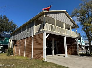 117 Vista Dr, Pass Christian, MS 39571
