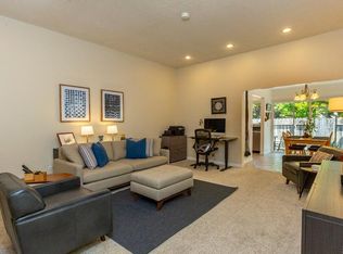 18 Conifer Sq, Rohnert Park, CA 94928