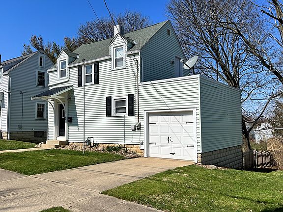 3rd image of 228 Banning Ave