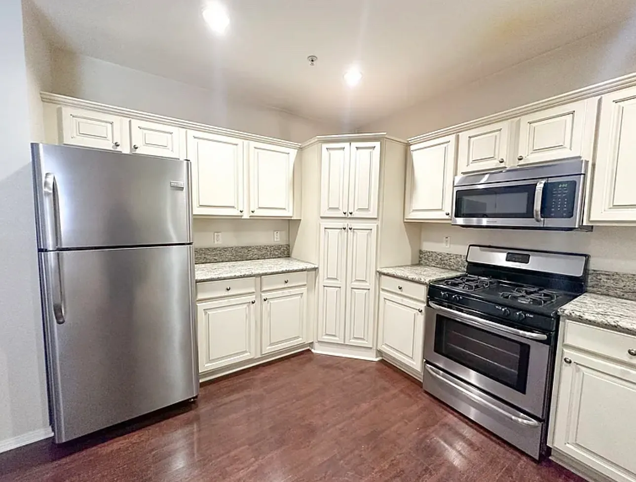 2 bed, 1100 sqft, $2,695 — Photo 1