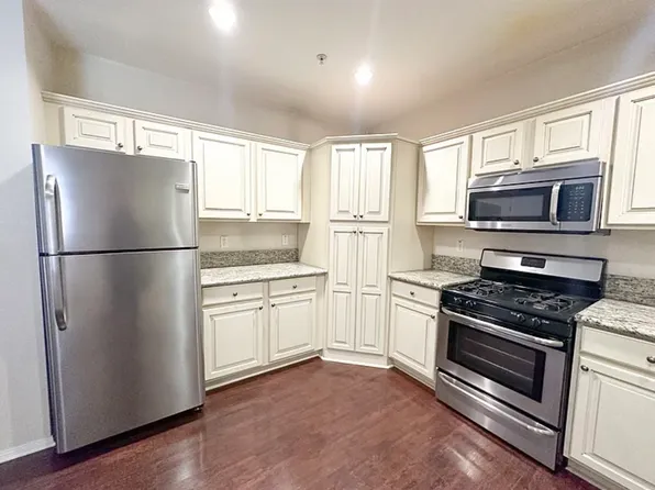 8732 Reading Ave APT I, Los Angeles, CA 90045