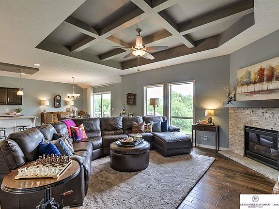 4th image of 2204 Oriole Dr