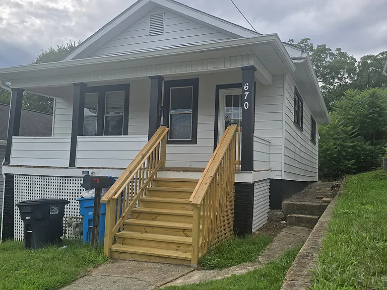 670 Morrill Ave SE — Photo 19