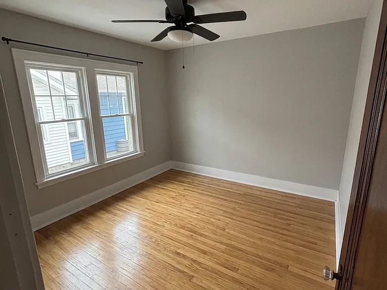 511 Montrose Ave #1 — Photo 8