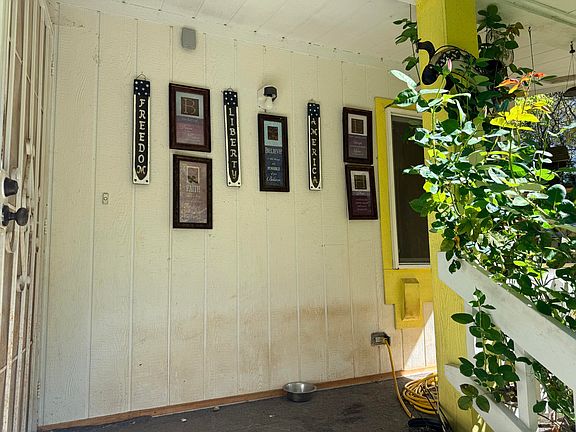 3rd image of 450 Jackadel Ln