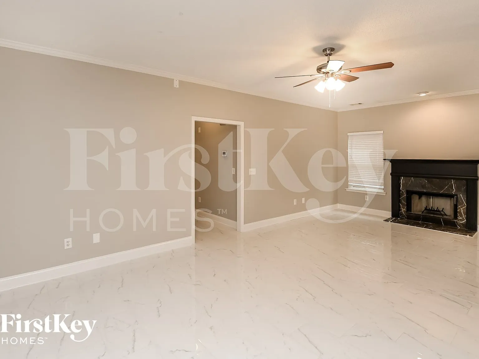 3 bed, 2.5 bath, 2392 sqft, $2,595 — Photo 4