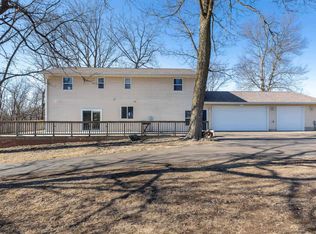 913 Liberty Ave, Dubuque, IA 52001