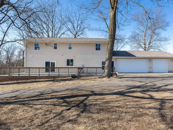 913 Liberty Ave, Dubuque, IA 52001